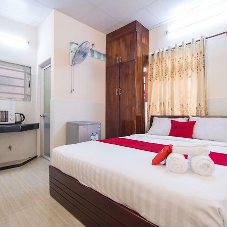 Reddoorz Near Khu Che Xuat Tan Thuan 2 Hotell Ho Chi Minh-staden Exteriör bild