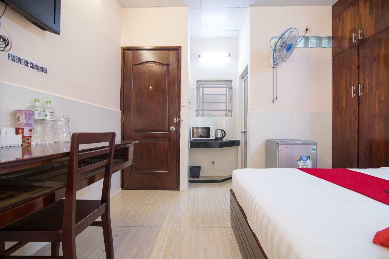 Reddoorz Near Khu Che Xuat Tan Thuan 2 Hotell Ho Chi Minh-staden Exteriör bild