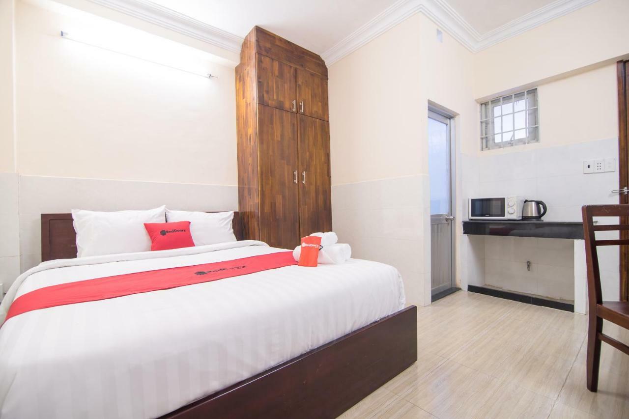Reddoorz Near Khu Che Xuat Tan Thuan 2 Hotell Ho Chi Minh-staden Exteriör bild