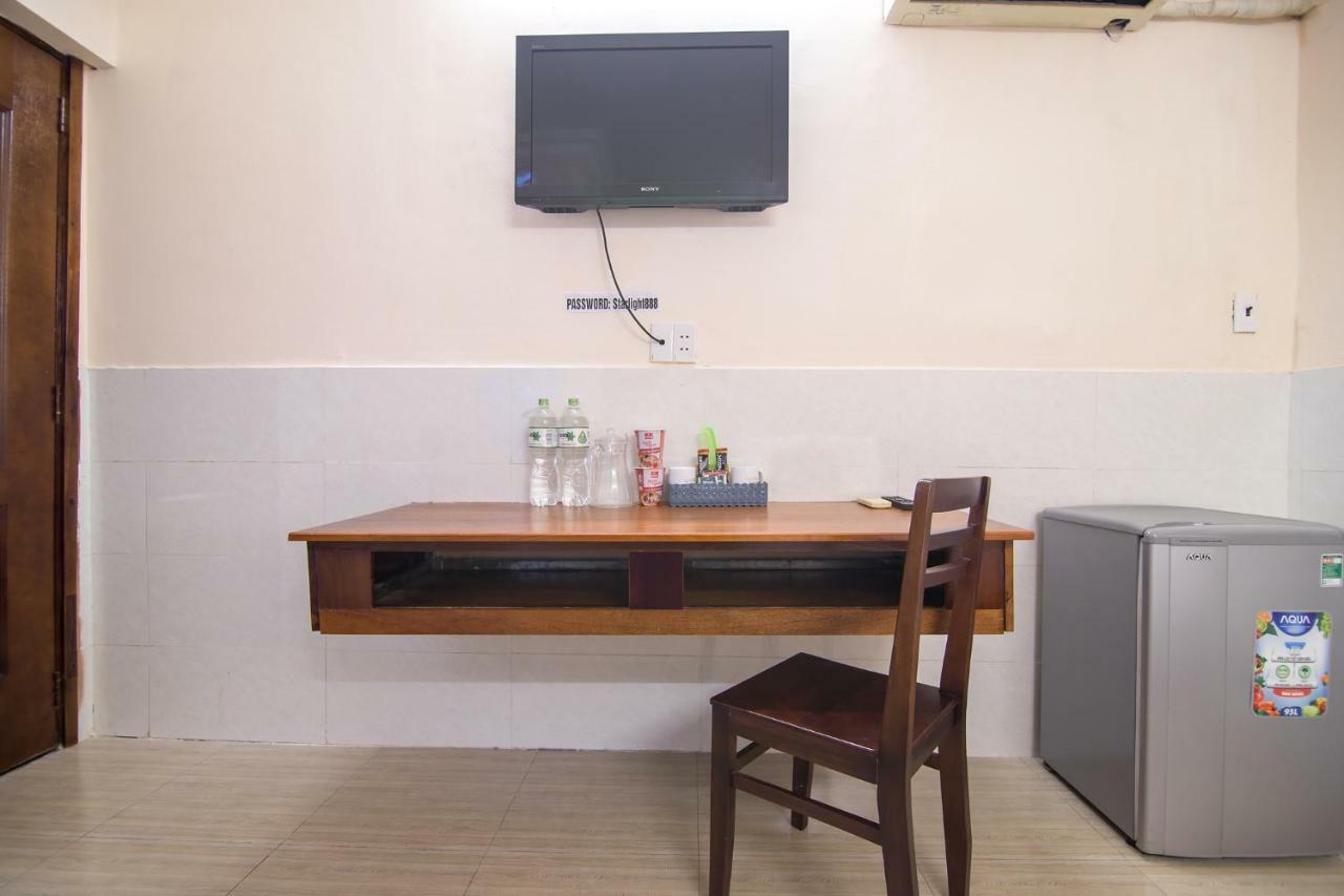 Reddoorz Near Khu Che Xuat Tan Thuan 2 Hotell Ho Chi Minh-staden Exteriör bild