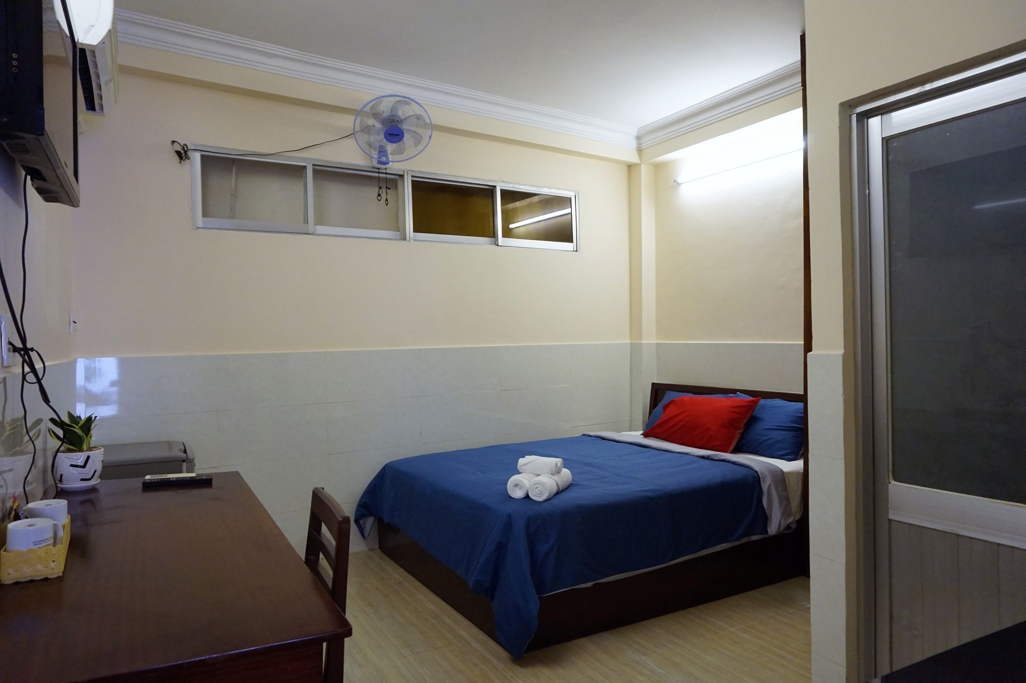 Reddoorz Near Khu Che Xuat Tan Thuan 2 Hotell Ho Chi Minh-staden Exteriör bild