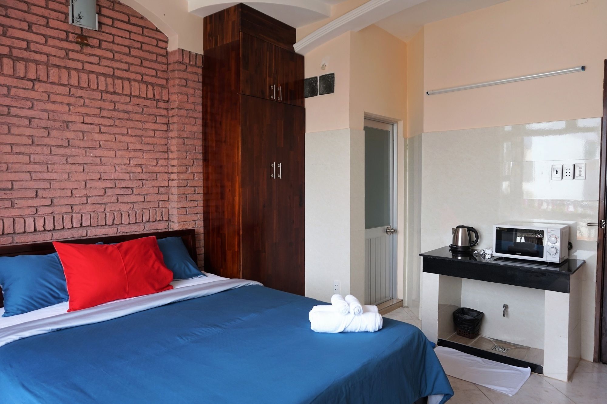 Reddoorz Near Khu Che Xuat Tan Thuan 2 Hotell Ho Chi Minh-staden Exteriör bild